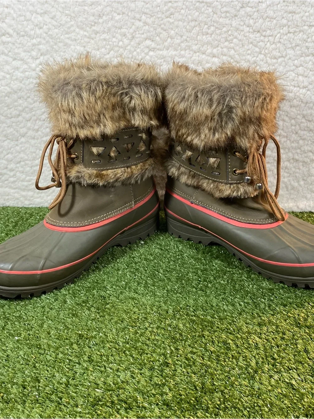 Khombu Nola Duck Boots Women's SZ 9 Olive Green Rubber Faux Fur Rain Snow Ankle